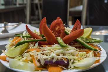 בית מלון כפרי The Leenor Regency