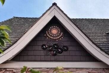 Sunny Island By White Rock B&b