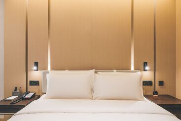 Atour Hotel Chengdu Tianfu New District Huayang Metro Station