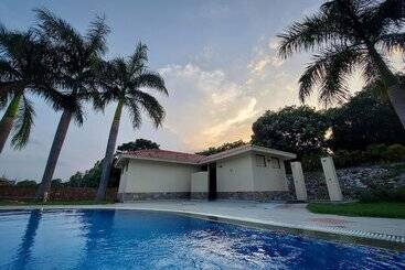 فندق Nadiya Parao Resort, Corbett