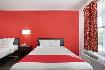فندق على الطريق Oyo Hotel Calhoun Ga I-75 & Us-41 Hwy
