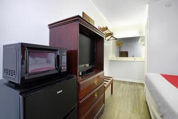 فندق على الطريق Oyo Hotel Calhoun Ga I-75 & Us-41 Hwy