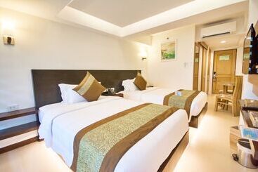 בית מלון כפרי Commander Suites De Boracay