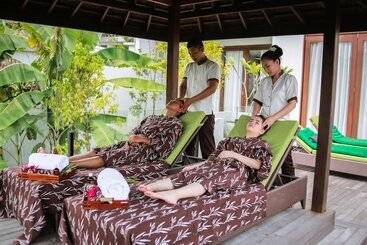 Отель Embun Luxury Villas