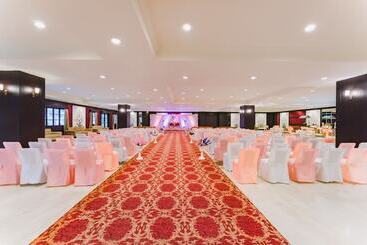 בית מלון כפרי Shree Vallabh Vilas Lords Plaza Nathdwara   Pure Veg