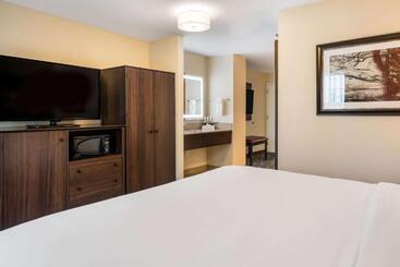 בית מלון כפרי Country Inn & Suites By Radisson, Grandvillegrand Rapids West, Mi