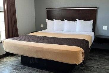 Отель Laguna Inn And Suites