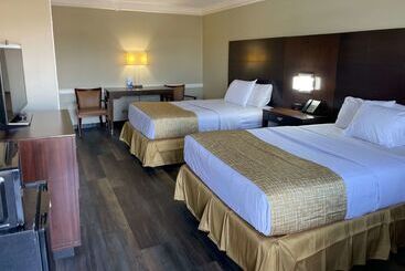 בית מלון כפרי Travelodge By Wyndham Tuscaloosa