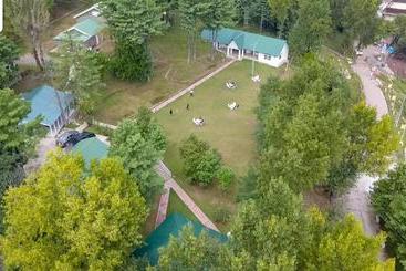 هتل Quality Lodges Bhurban