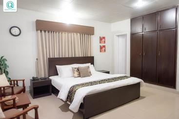 هتل Quality Lodges Bhurban