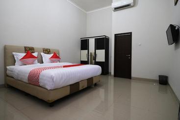 Отель Oyo 2231 D Kost