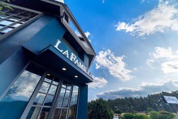 בית מלון כפרי La Famille