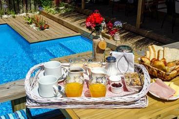 تختخواب و صبحانه Boutique La Mexicana Suites & Beach
