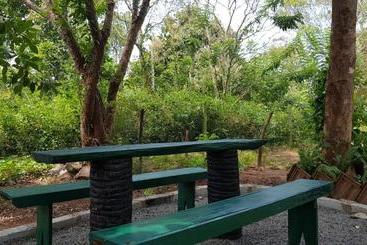 هتل Vimal Villa