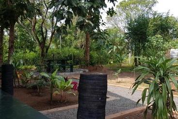 هتل Vimal Villa
