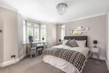 ペンション Tilehouse Lodge