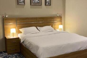 هتل Lova Suites