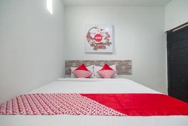 فندق Oyo 2187 Hm Guest House