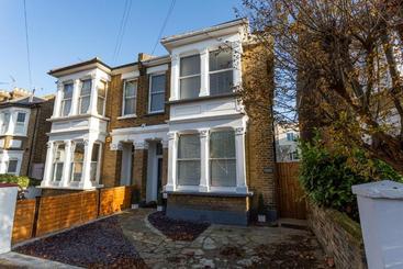 بنسيون Park Studios