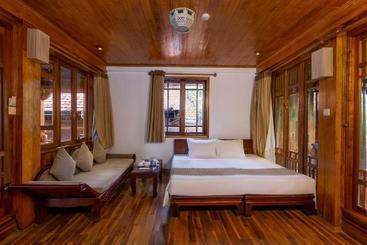 هتل Old Town Resort Phu Quoc
