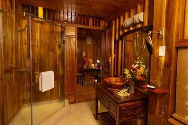 هتل Old Town Resort Phu Quoc