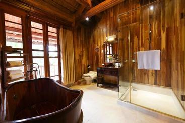 هتل Old Town Resort Phu Quoc