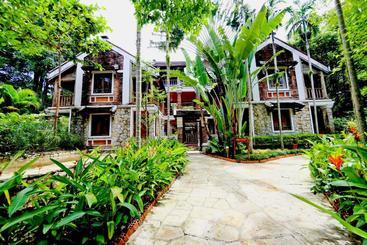 هتل Old Town Resort Phu Quoc