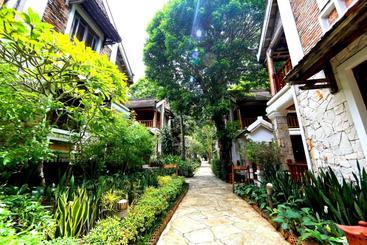 هتل Old Town Resort Phu Quoc
