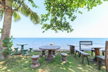 هتل Tara Bar & Resto Air Sanih