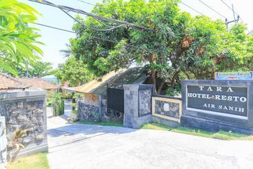 هتل Tara Bar & Resto Air Sanih