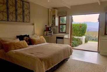 פנסיון Bakenhof Winelands Lodge