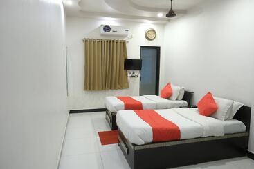 בית מלון כפרי Centre Point