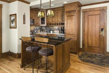 هتل Manor Vail Lodge