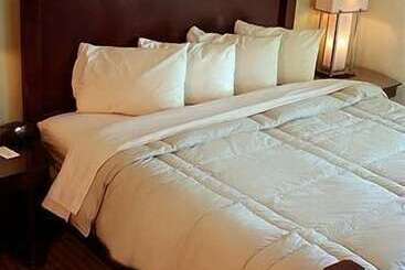 فندق Marvin S Garden Inn