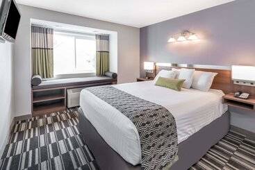 Microtel By Wyndham Victor