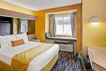 Microtel Inn & Suites By Wyndham Gatlinburg