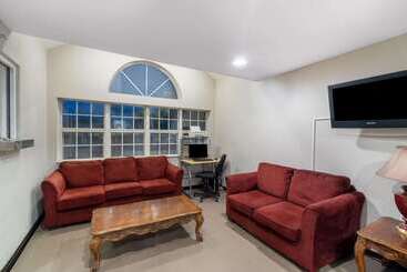 Microtel Inn & Suites By Wyndham Savannah/pooler