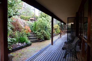 Alrima Lodge, Bright