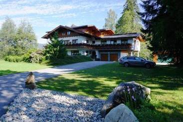 تختخواب و صبحانه Landhaus Wieser