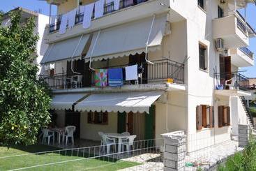 ペンション Gianna S Studios Apartments