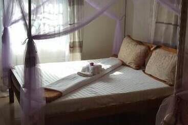 پانسیون Nuel Residence Entebbe