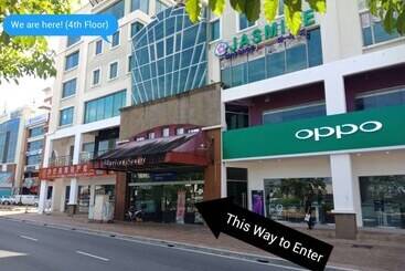 Отель Homy Seafront Hostel