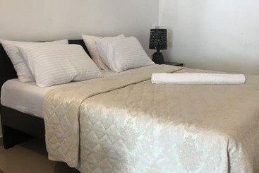 A To Zee Ariport Villa