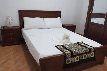 هتل Hostel Le Coin D Or