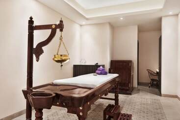 ホテル Ramada Plaza By Wyndham Lucknow