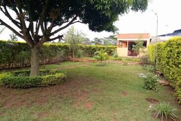 پانسیون Hem Guest House