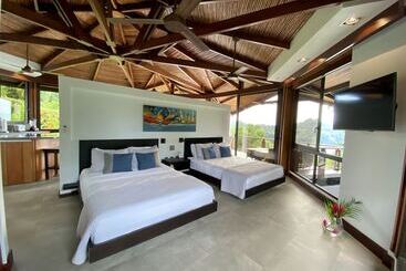 פנסיון Monkitail At Tulemar