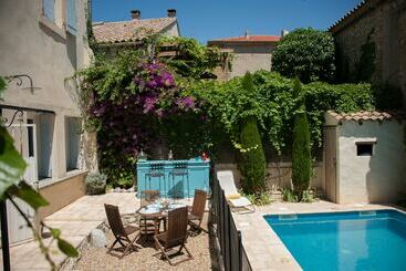 ベッドアンドブレックファースト Maison Pelissier   Chambres D’hôtes Avec Piscine