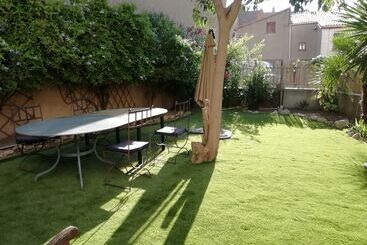 ベッドアンドブレックファースト Les Colonnades