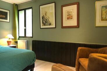 Le Surmelin Bed & Breakfast  Ombres